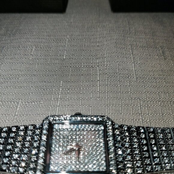 Women's Watch - Picture 11 of 16